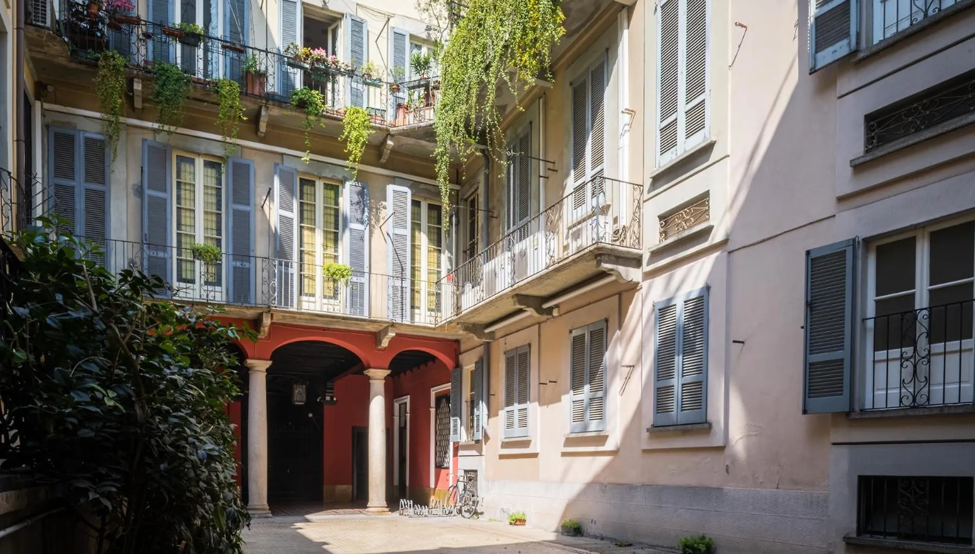 Via Cerva Luxury Apartment Milan Italy